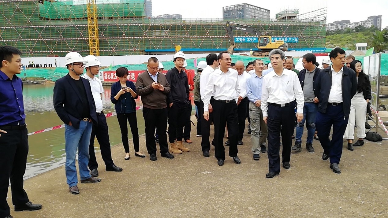 深圳市委常委、常务副市长刘庆生考察港湾工程公司大沙河生态长廊景观项目
